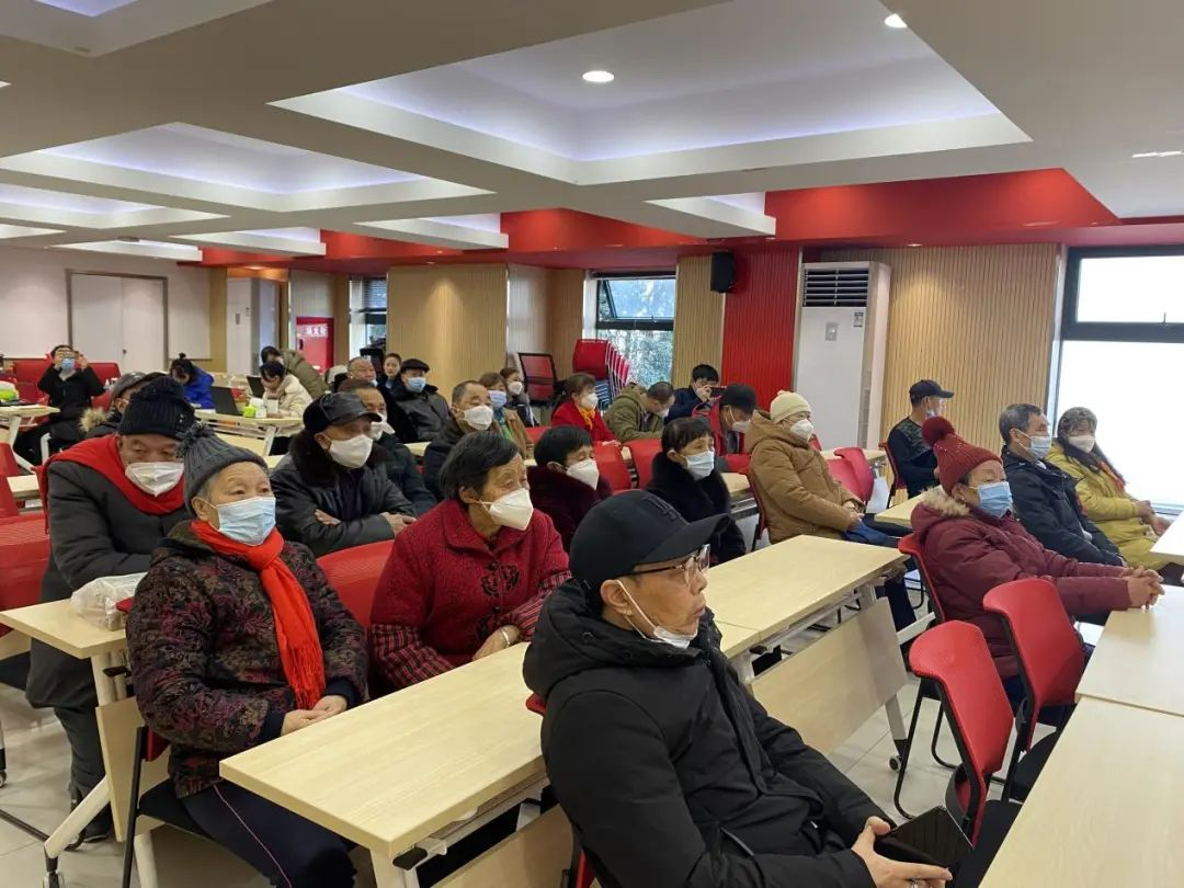 智能培訓(xùn)進(jìn)社區(qū)，科技助老看錦城